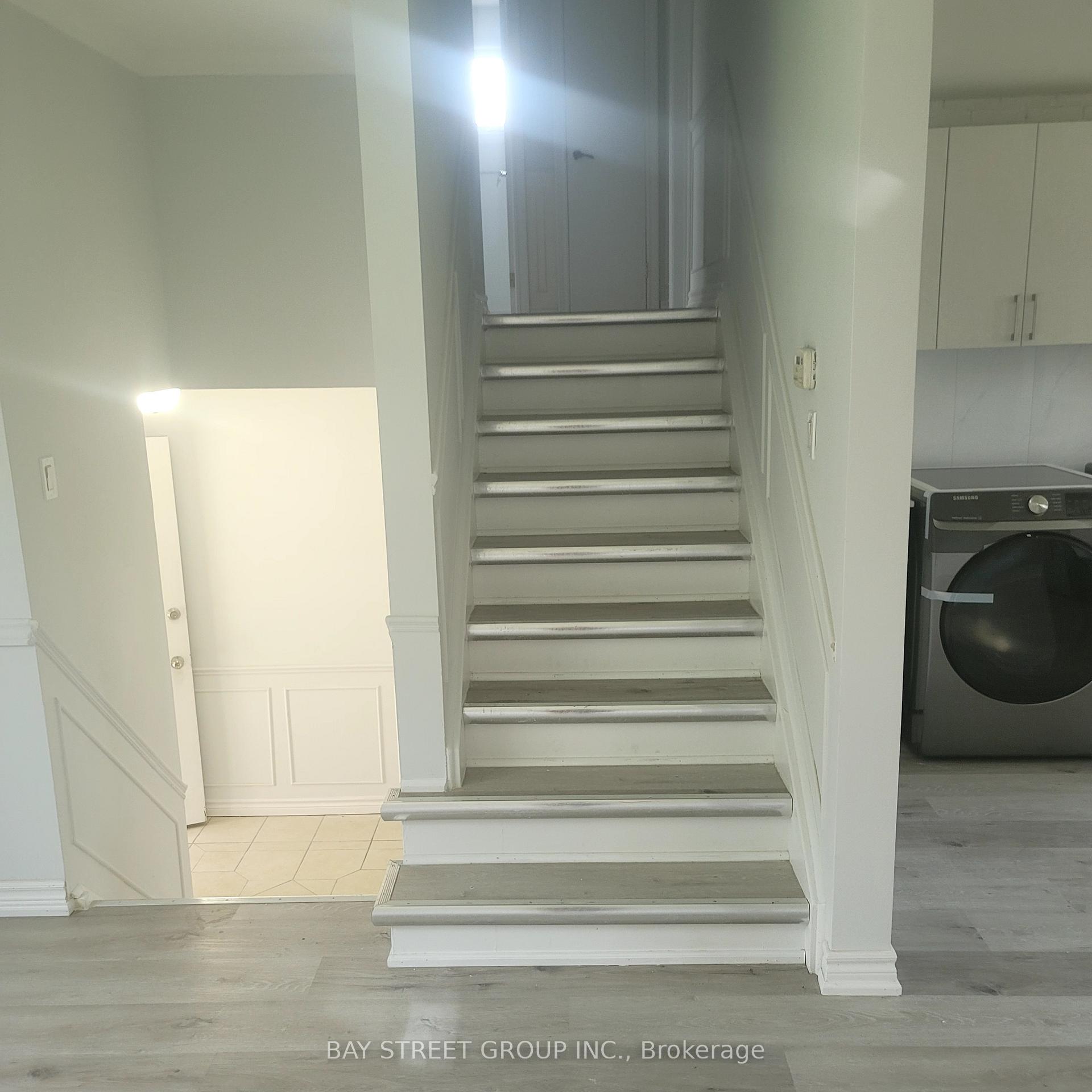 Photo 18 of 296 Viewmount Street, Oshawa, Donevan — HOMEH