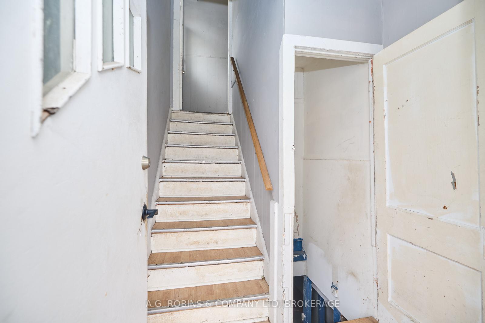 Photo 3 of 31 Wright Street, Welland, Lincoln/Crowland — HOMEH