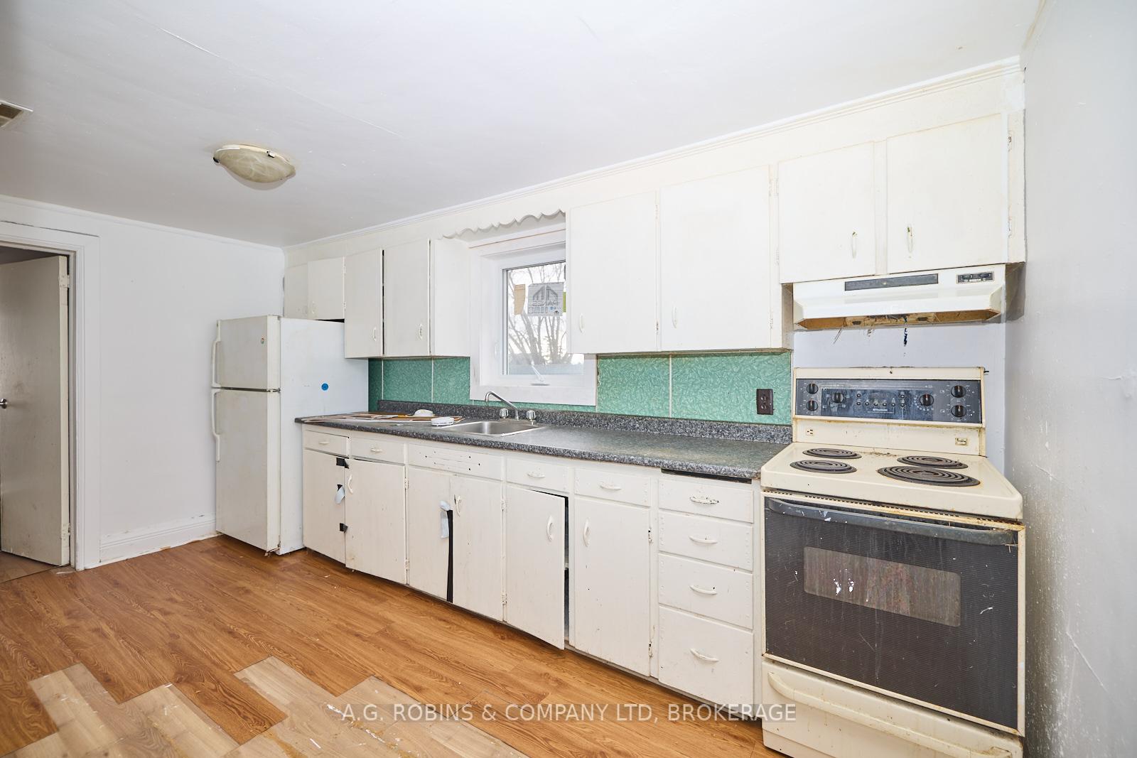 Photo 7 of 31 Wright Street, Welland, Lincoln/Crowland — HOMEH