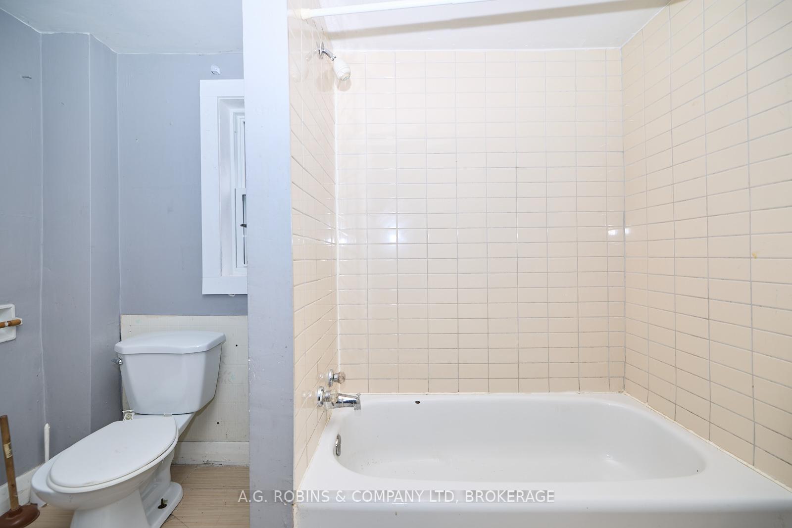 Photo 9 of 31 Wright Street, Welland, Lincoln/Crowland — HOMEH