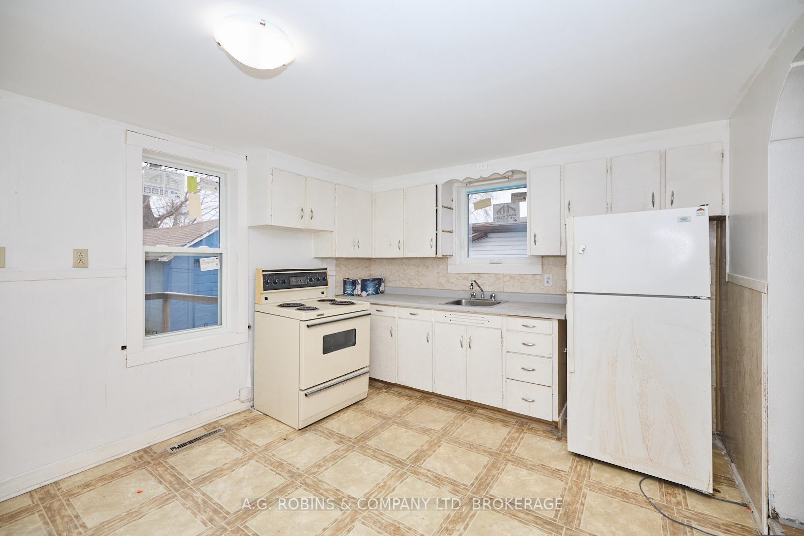 Photo 24 of 31 Wright Street, Welland, Lincoln/Crowland — HOMEH