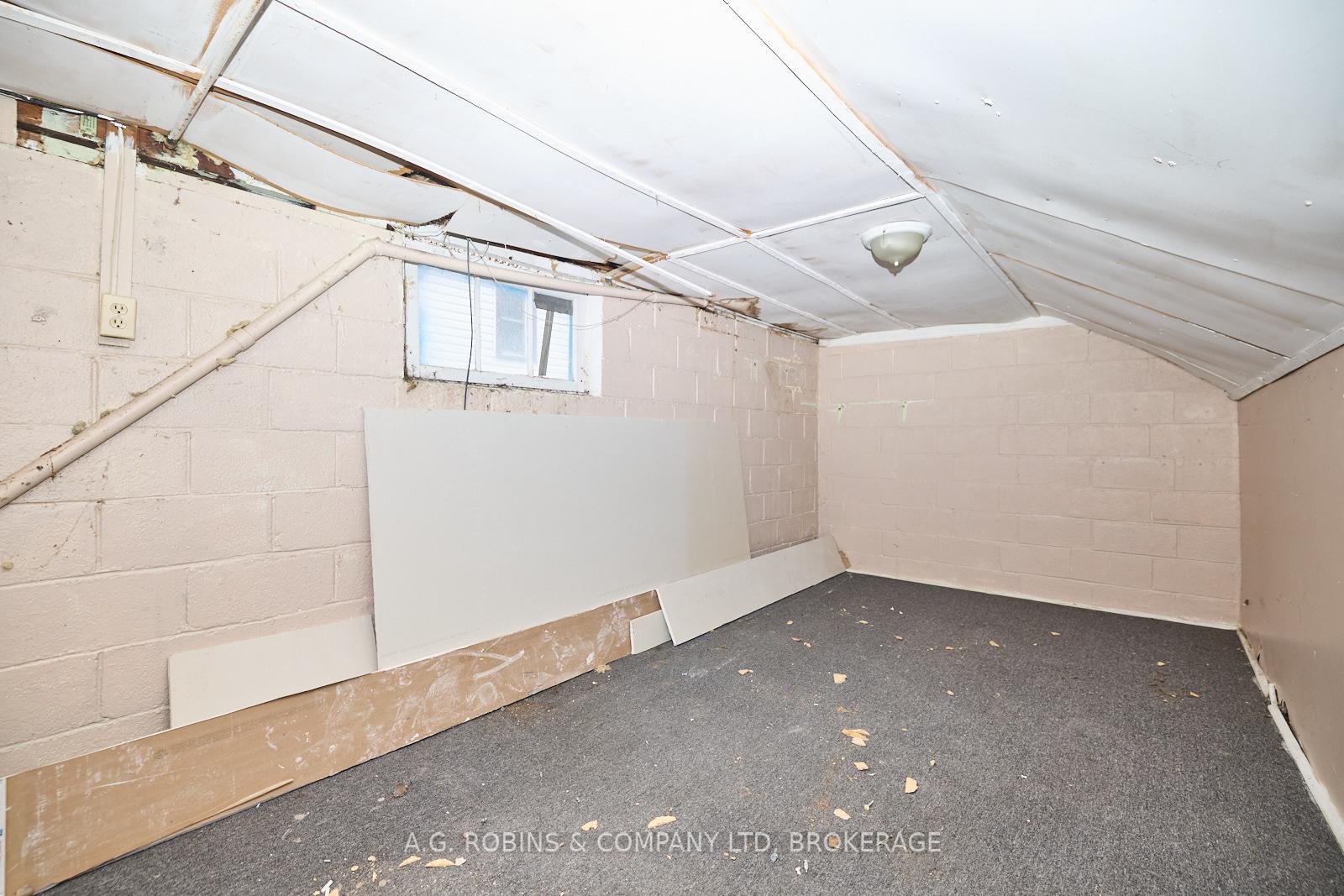 Photo 27 of 31 Wright Street, Welland, Lincoln/Crowland — HOMEH