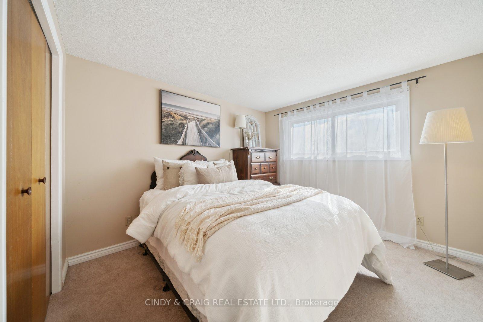Photo 10 of 501 Labrador Drive, Oshawa, Donevan — HOMEH