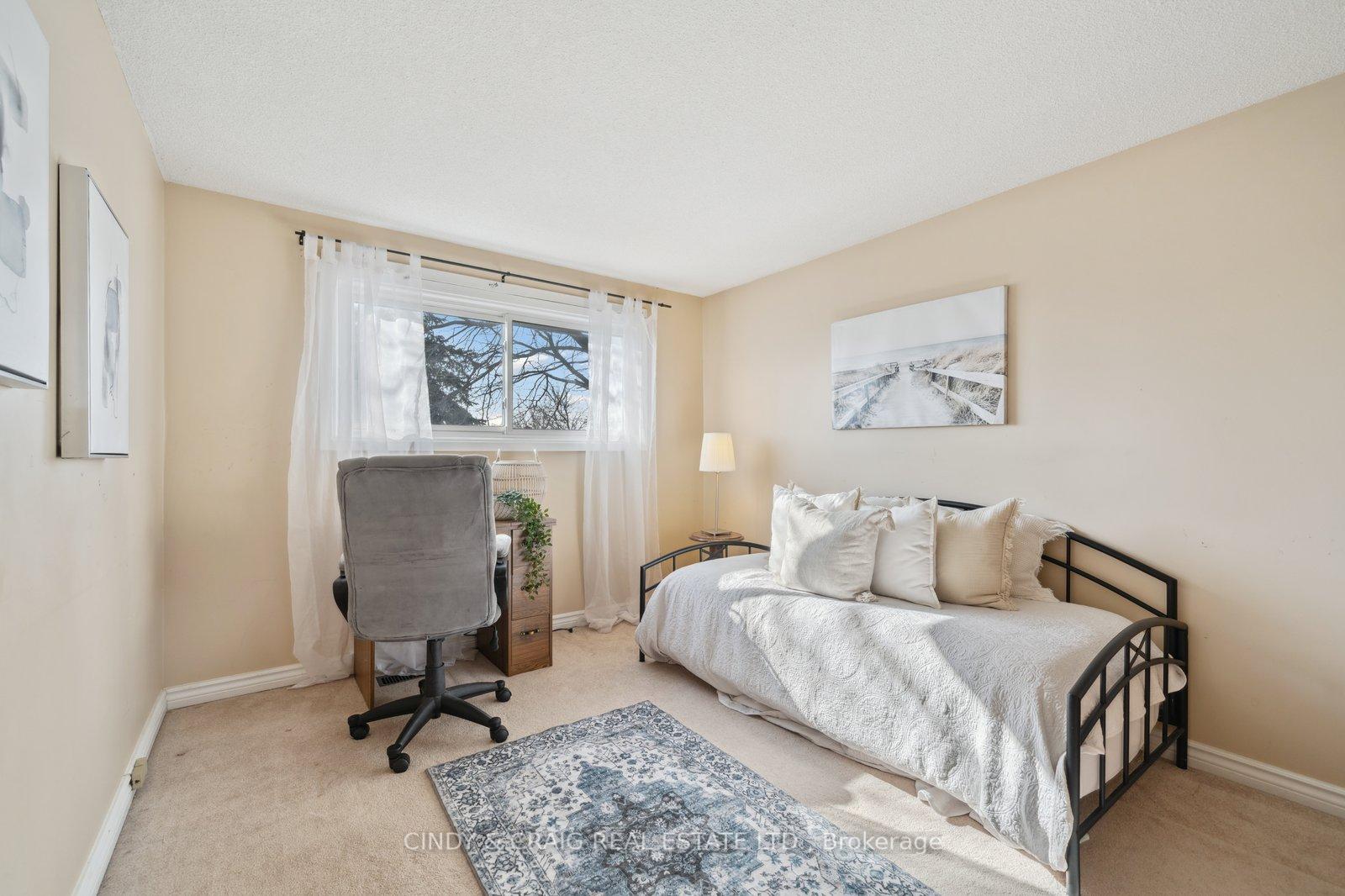 Photo 11 of 501 Labrador Drive, Oshawa, Donevan — HOMEH