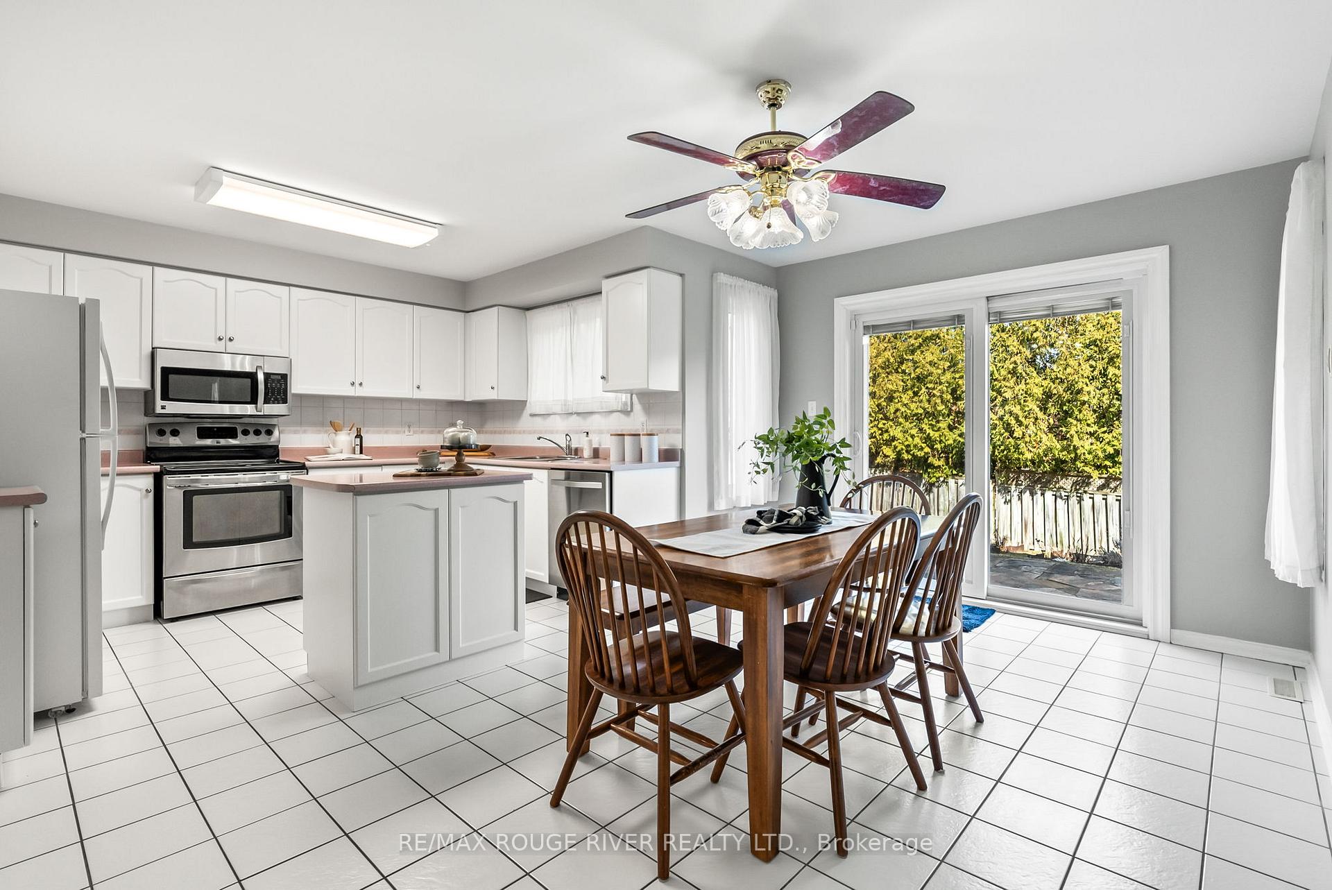 Photo 11 of 23 Dewbourne Place, Whitby, Pringle Creek — HOMEH