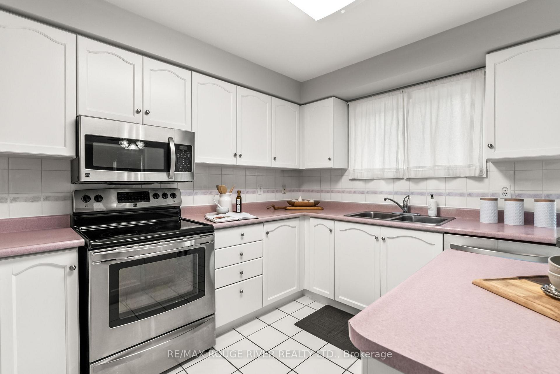 Photo 15 of 23 Dewbourne Place, Whitby, Pringle Creek — HOMEH