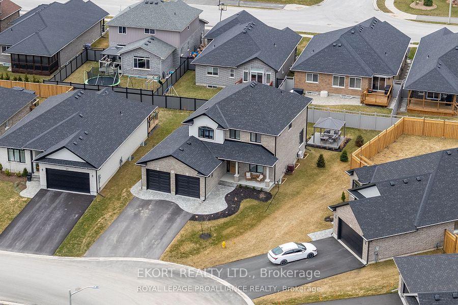 Photo 1 of 31 Raycroft Drive, Belleville, Thurlow Ward — HOMEH