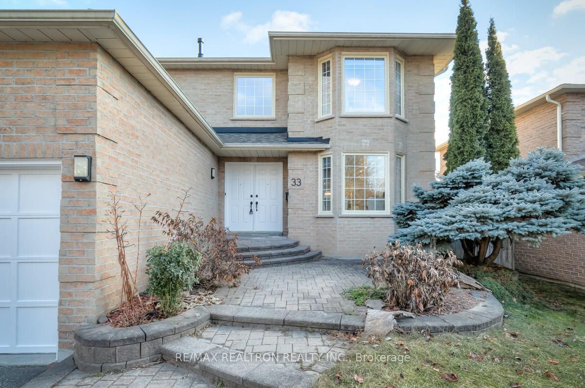 Photo 3 of 33 Flint Crescent, Whitby, Rolling Acres — HOMEH