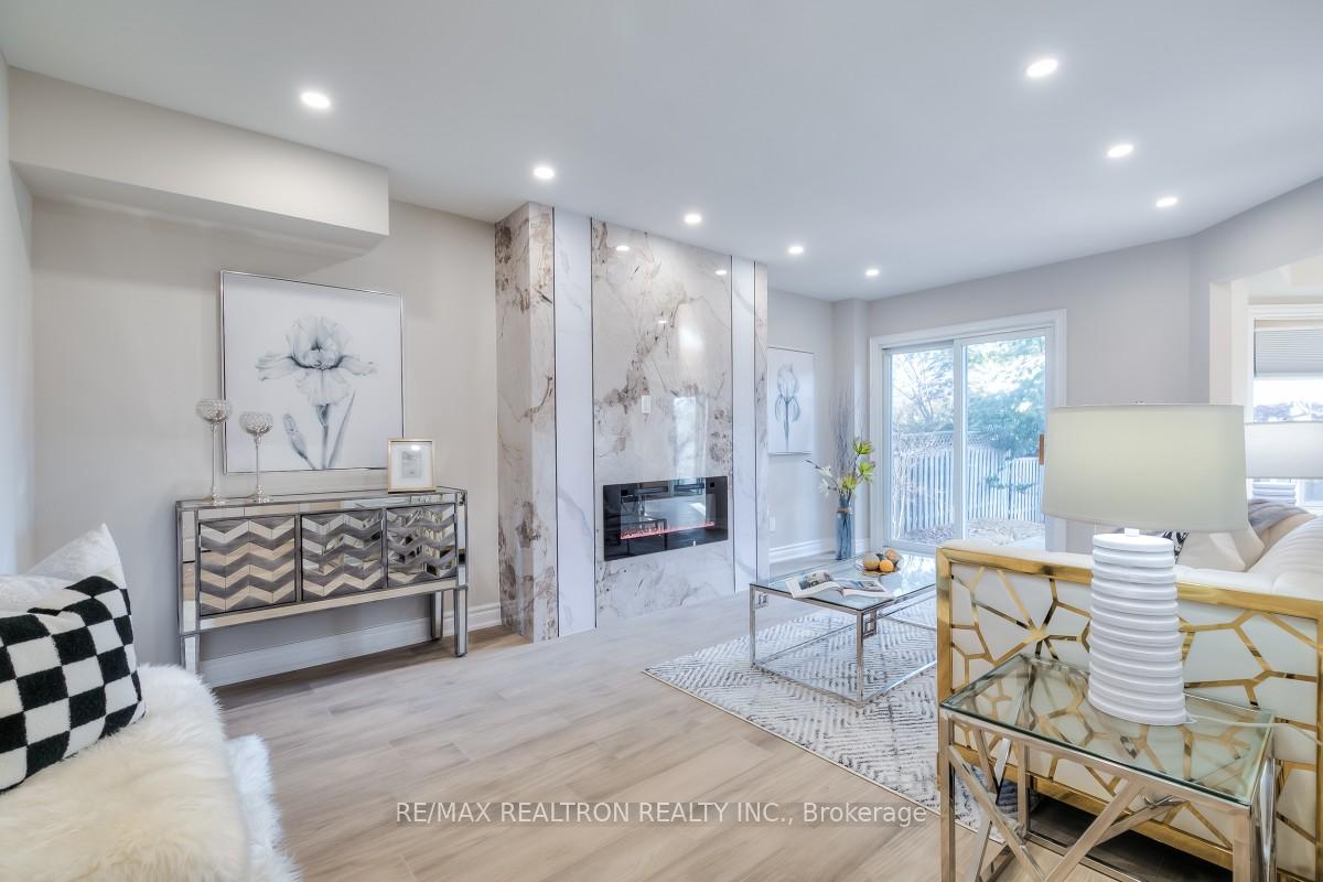 Photo 10 of 33 Flint Crescent, Whitby, Rolling Acres — HOMEH