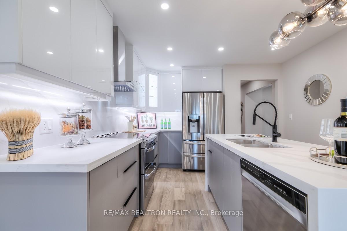 Photo 18 of 33 Flint Crescent, Whitby, Rolling Acres — HOMEH
