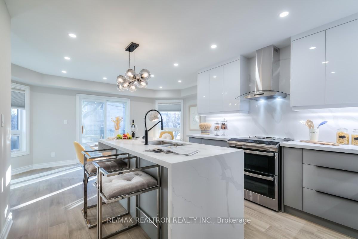 Photo 21 of 33 Flint Crescent, Whitby, Rolling Acres — HOMEH