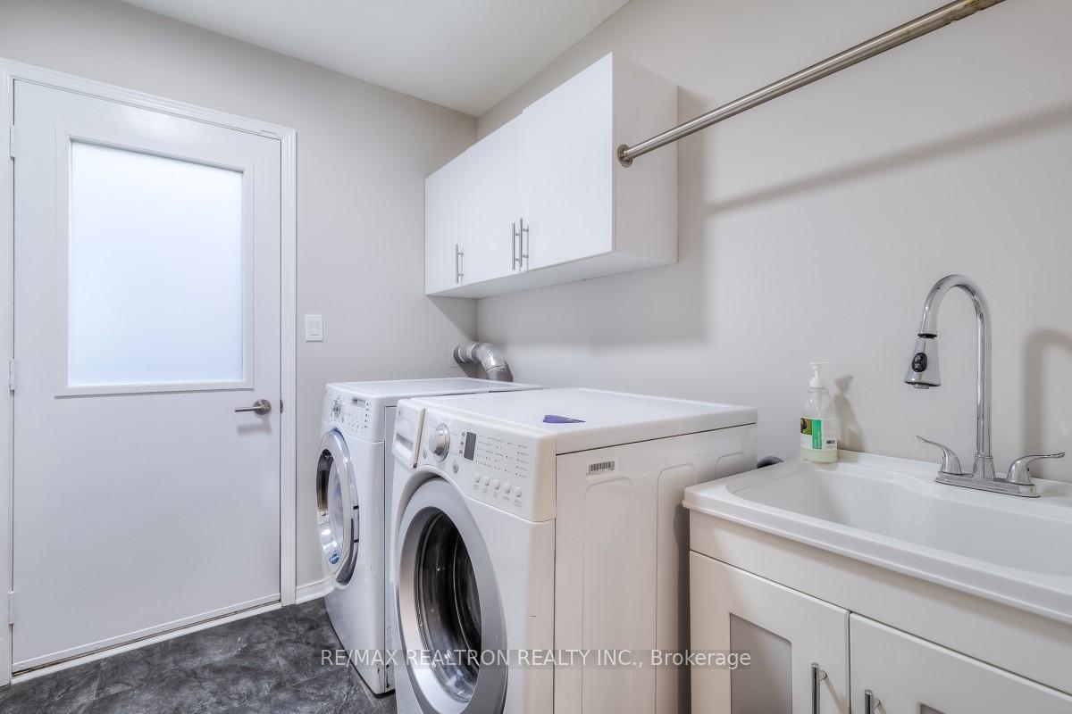 Photo 23 of 33 Flint Crescent, Whitby, Rolling Acres — HOMEH