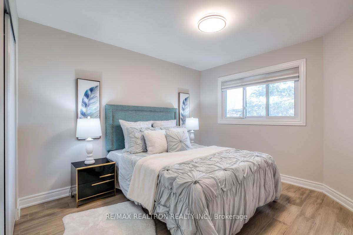 Photo 31 of 33 Flint Crescent, Whitby, Rolling Acres — HOMEH