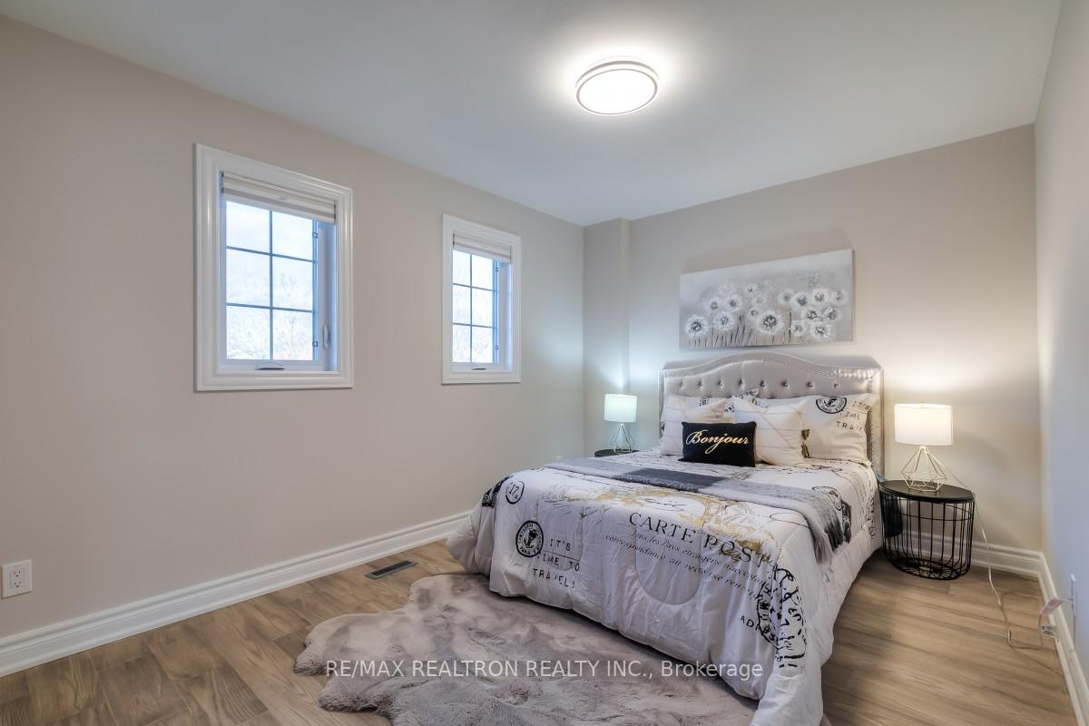 Photo 32 of 33 Flint Crescent, Whitby, Rolling Acres — HOMEH