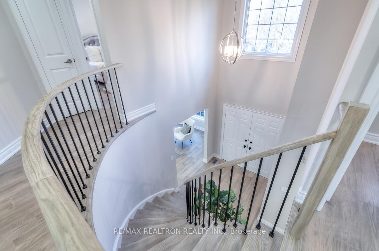 Photo 35 of 33 Flint Crescent, Whitby, Rolling Acres — HOMEH