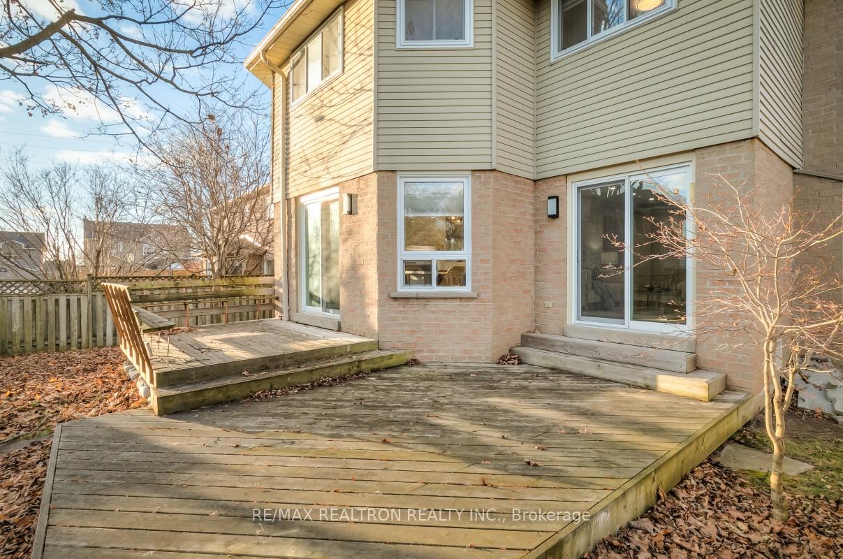 Photo 38 of 33 Flint Crescent, Whitby, Rolling Acres — HOMEH