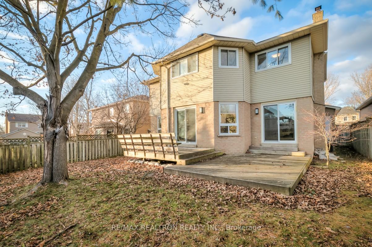Photo 39 of 33 Flint Crescent, Whitby, Rolling Acres — HOMEH