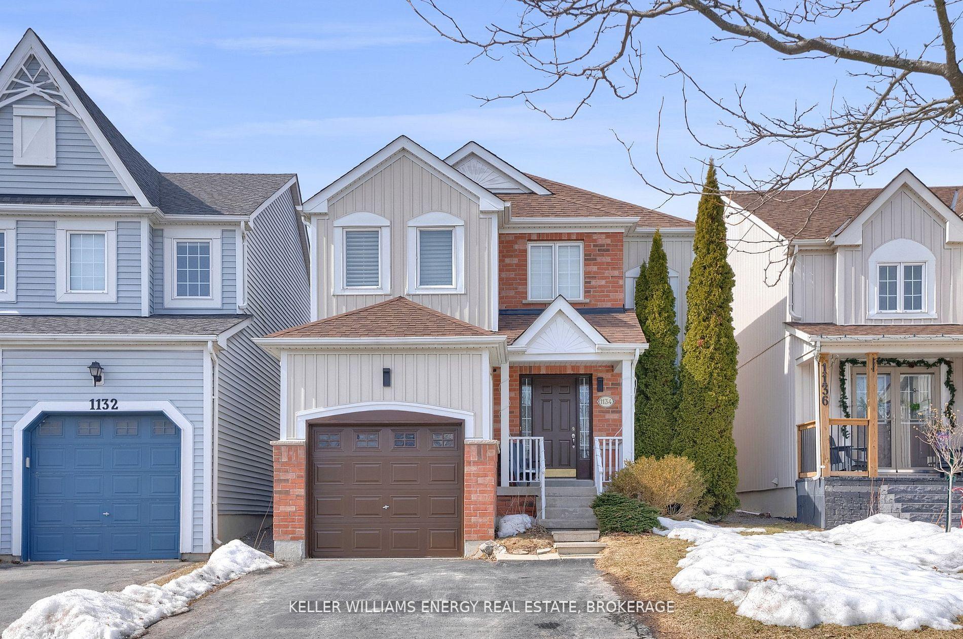 Front of 1134 Ashgrove Crescent
