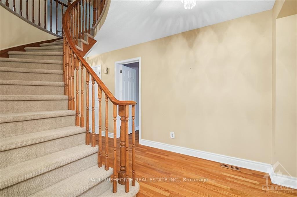 Photo 4 of 372 River Ridge Crescent, Ottawa, Bilberry Creek/Queenswood Heights — HOMEH