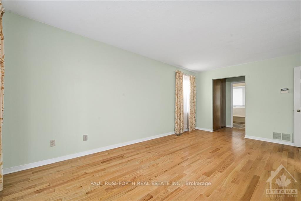 Photo 18 of 372 River Ridge Crescent, Ottawa, Bilberry Creek/Queenswood Heights — HOMEH