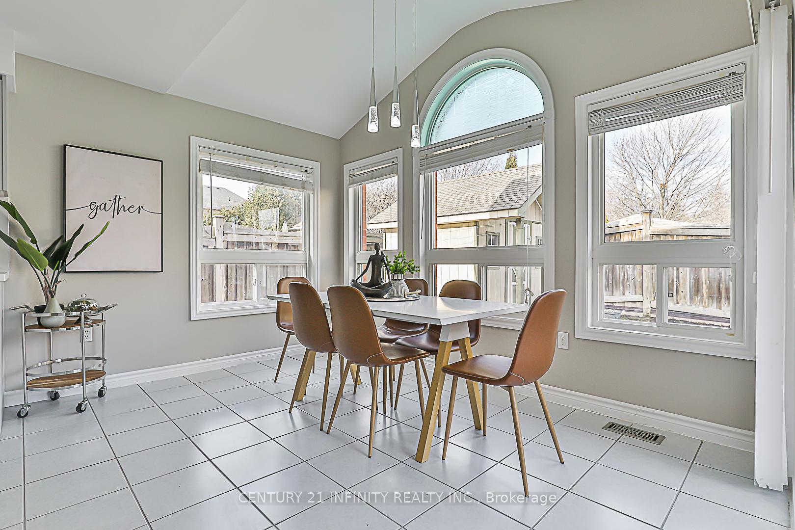 Photo 23 of 968 Greenleaf Circle, Oshawa, Taunton — HOMEH