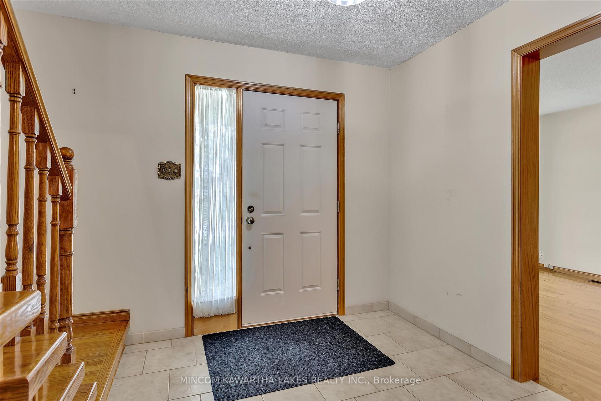 Photo 6 of 1914 Parkwood Circle, Peterborough, Monaghan Ward 2 — HOMEH