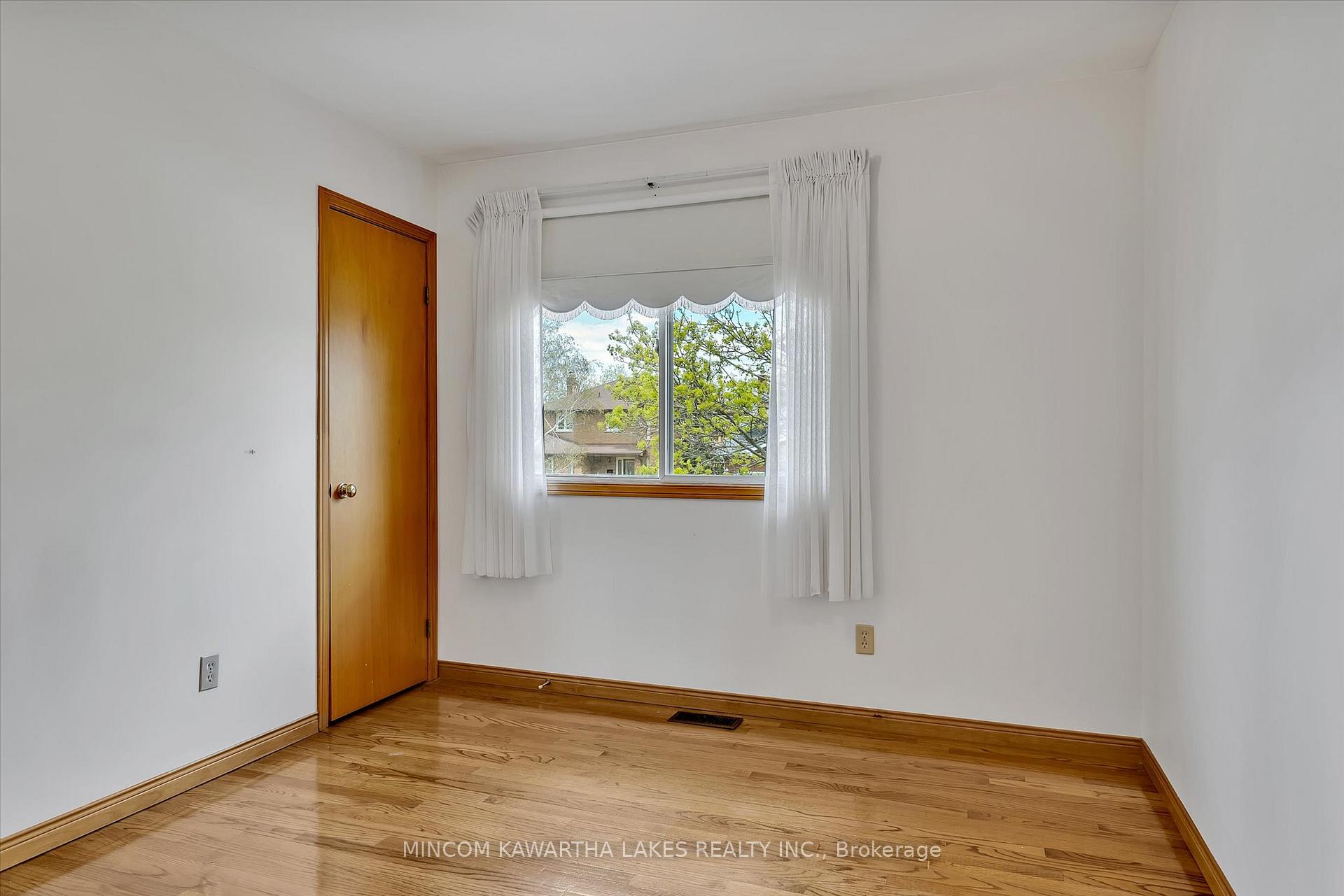 Photo 30 of 1914 Parkwood Circle, Peterborough, Monaghan Ward 2 — HOMEH