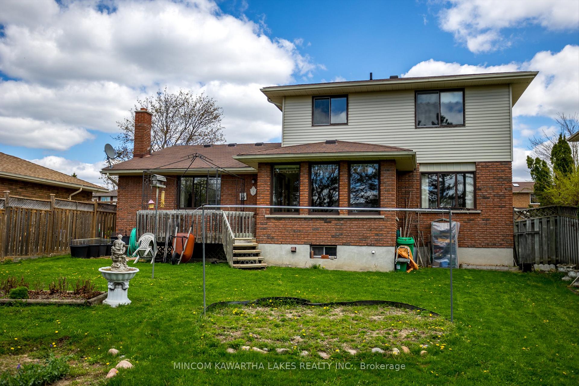 Photo 45 of 1914 Parkwood Circle, Peterborough, Monaghan Ward 2 — HOMEH