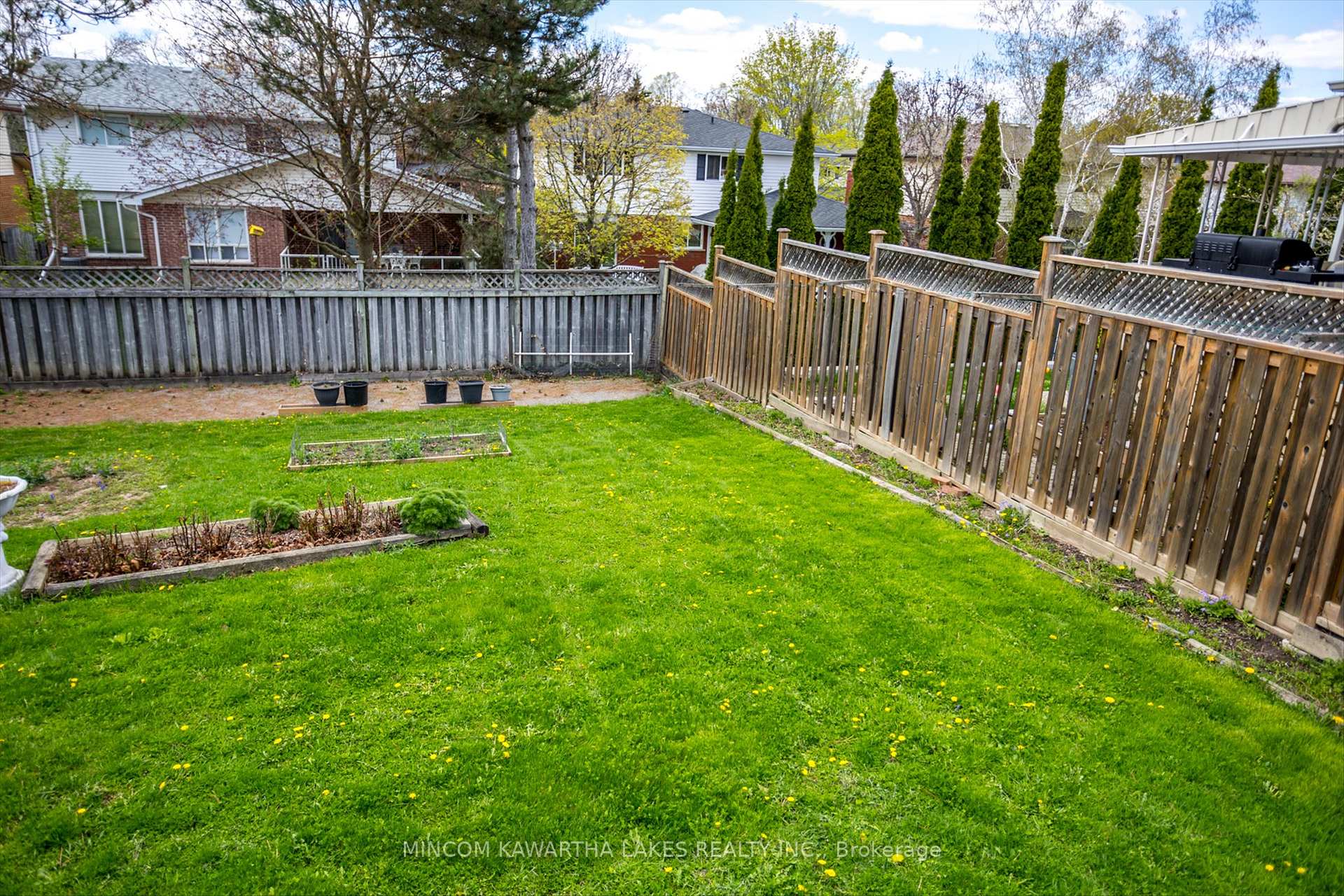 Photo 47 of 1914 Parkwood Circle, Peterborough, Monaghan Ward 2 — HOMEH