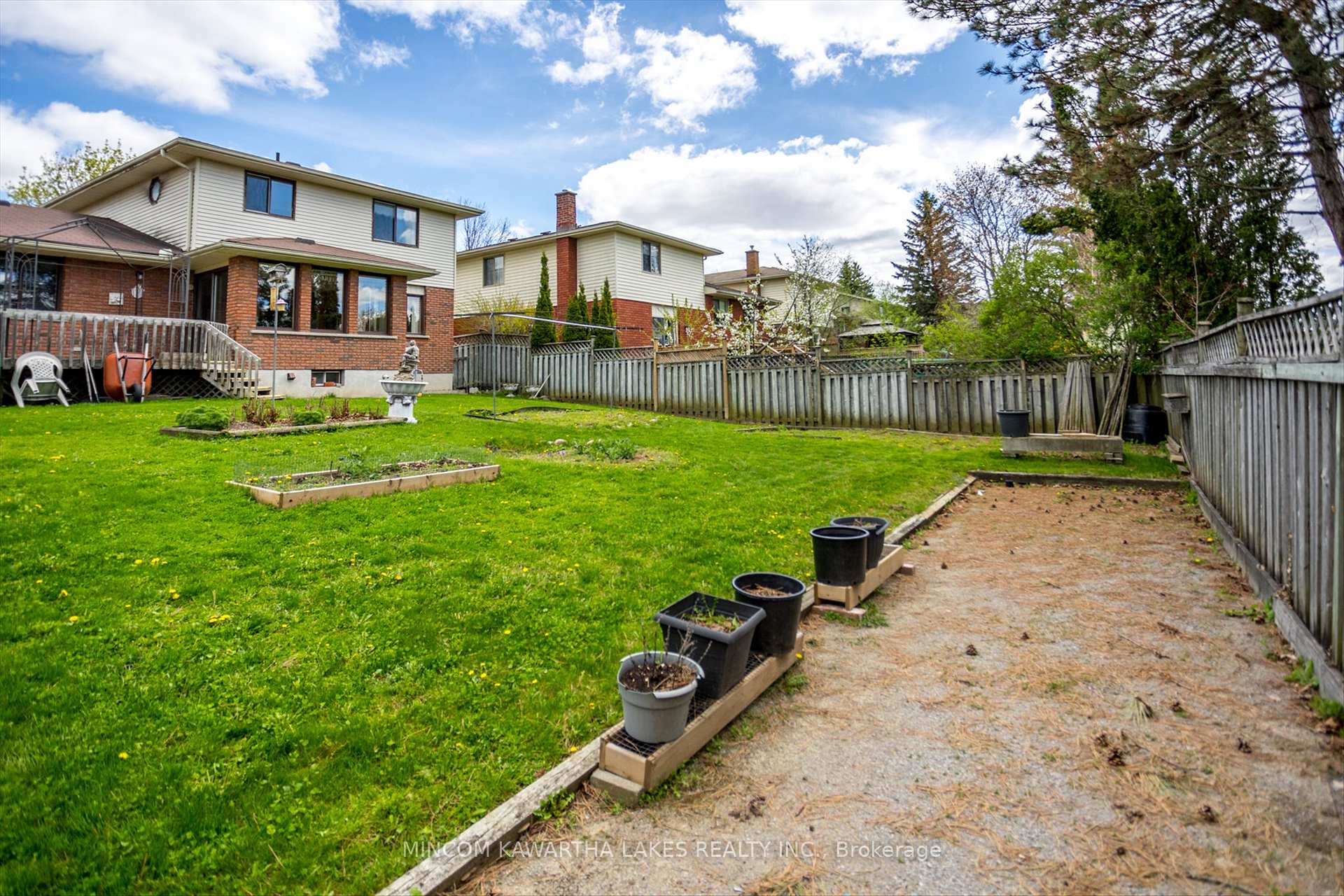 Photo 48 of 1914 Parkwood Circle, Peterborough, Monaghan Ward 2 — HOMEH