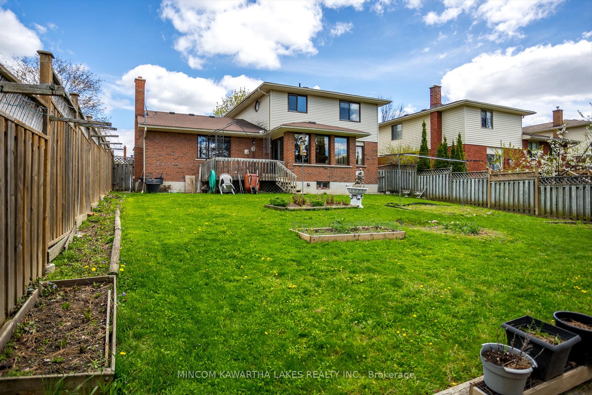 Photo 49 of 1914 Parkwood Circle, Peterborough, Monaghan Ward 2 — HOMEH