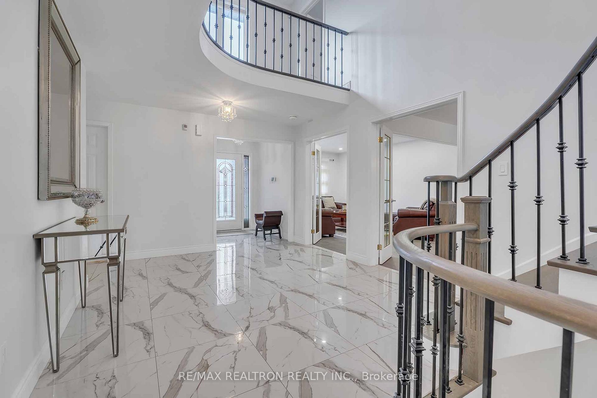 Photo 4 of 123 Mapes Avenue, Vaughan, West Woodbridge — HOMEH