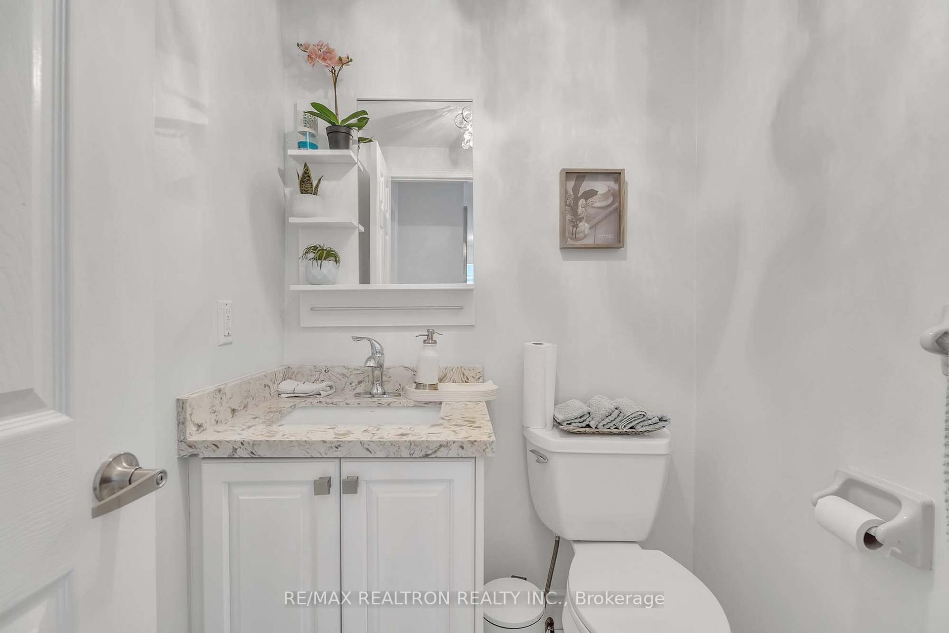 Photo 9 of 123 Mapes Avenue, Vaughan, West Woodbridge — HOMEH