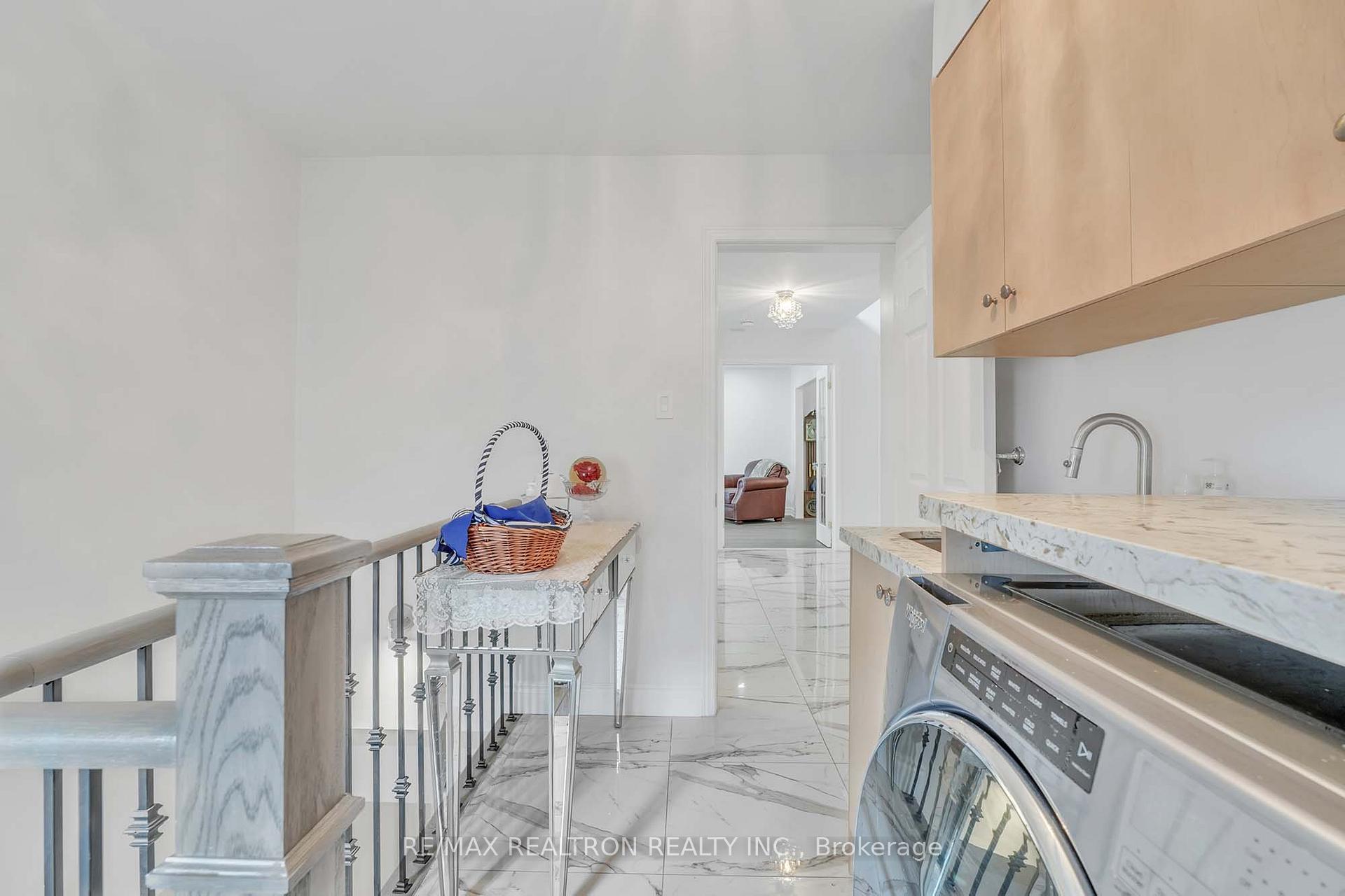 Photo 10 of 123 Mapes Avenue, Vaughan, West Woodbridge — HOMEH