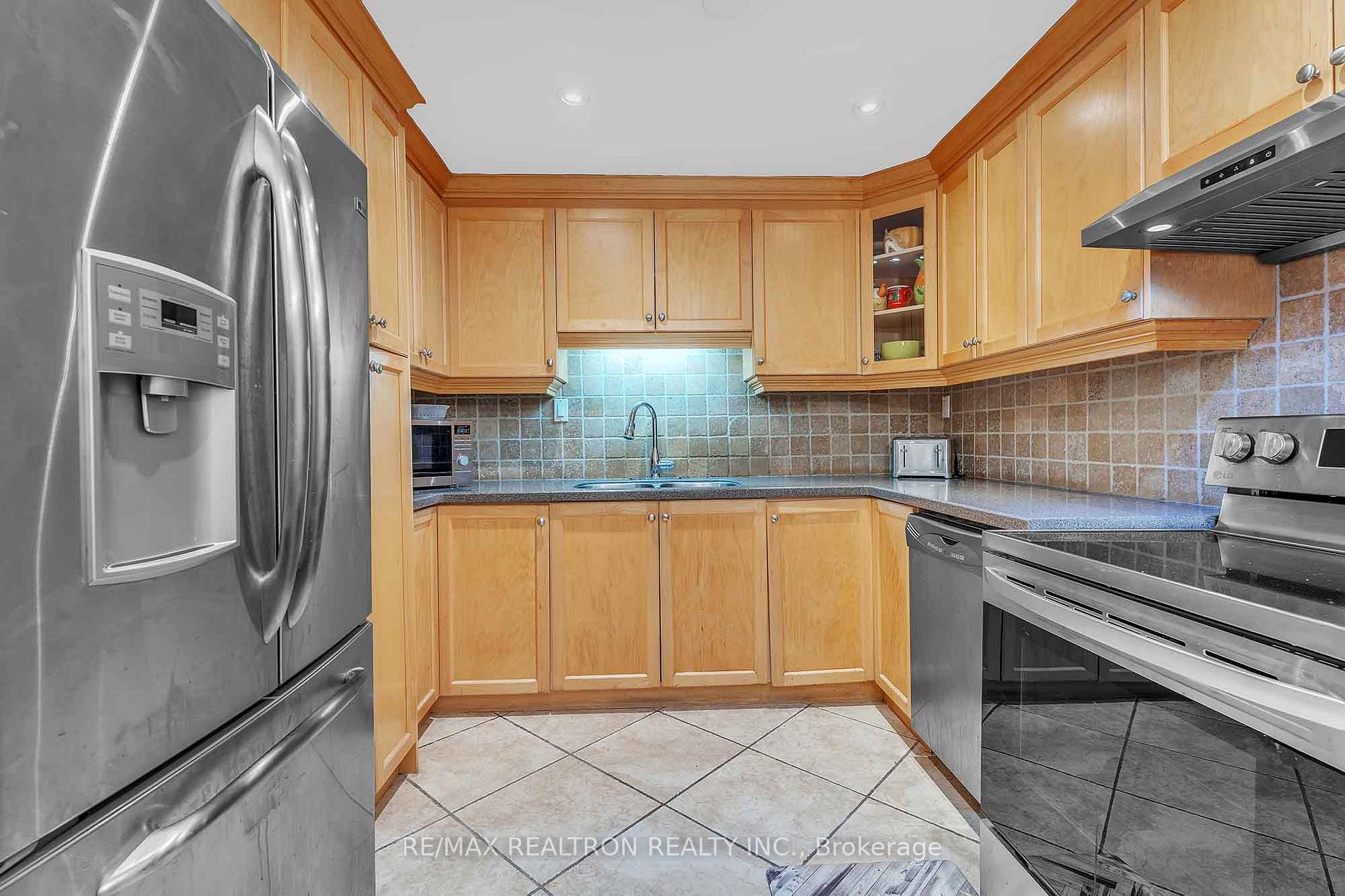 Photo 24 of 123 Mapes Avenue, Vaughan, West Woodbridge — HOMEH