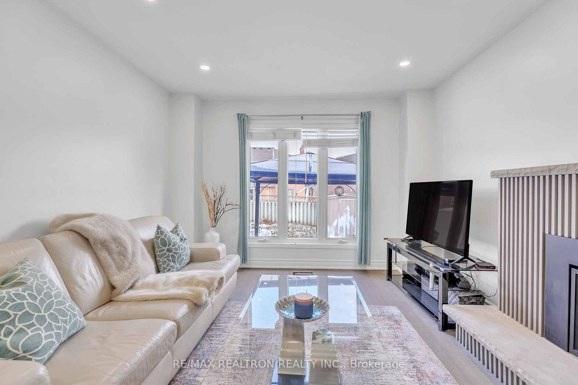 Photo 31 of 123 Mapes Avenue, Vaughan, West Woodbridge — HOMEH