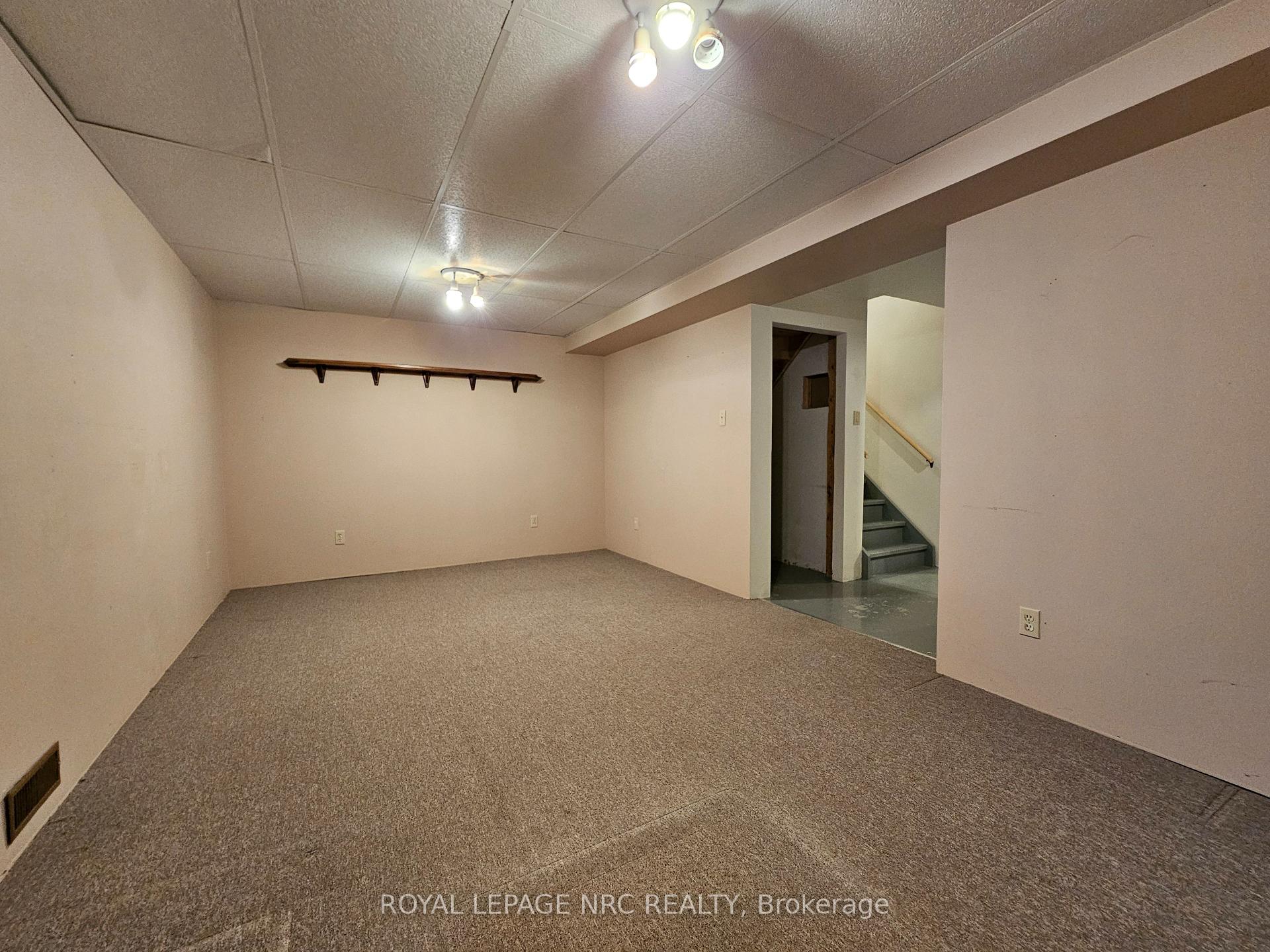 Photo 23 of 107 Commercial Street, Welland, Lincoln/Crowland — HOMEH