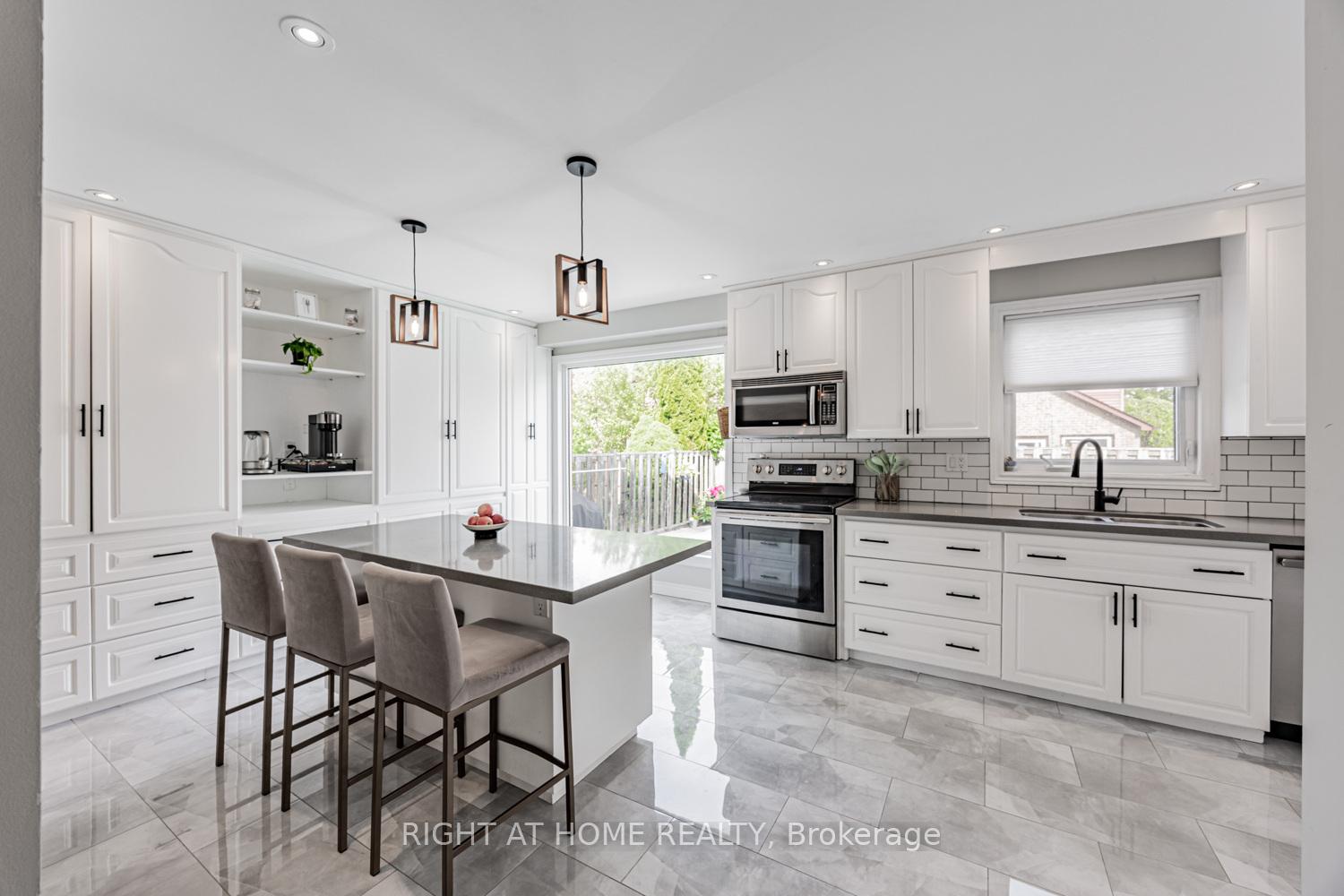 Photo 10 of 34 Beaumont Drive, Ajax, Central West — HOMEH