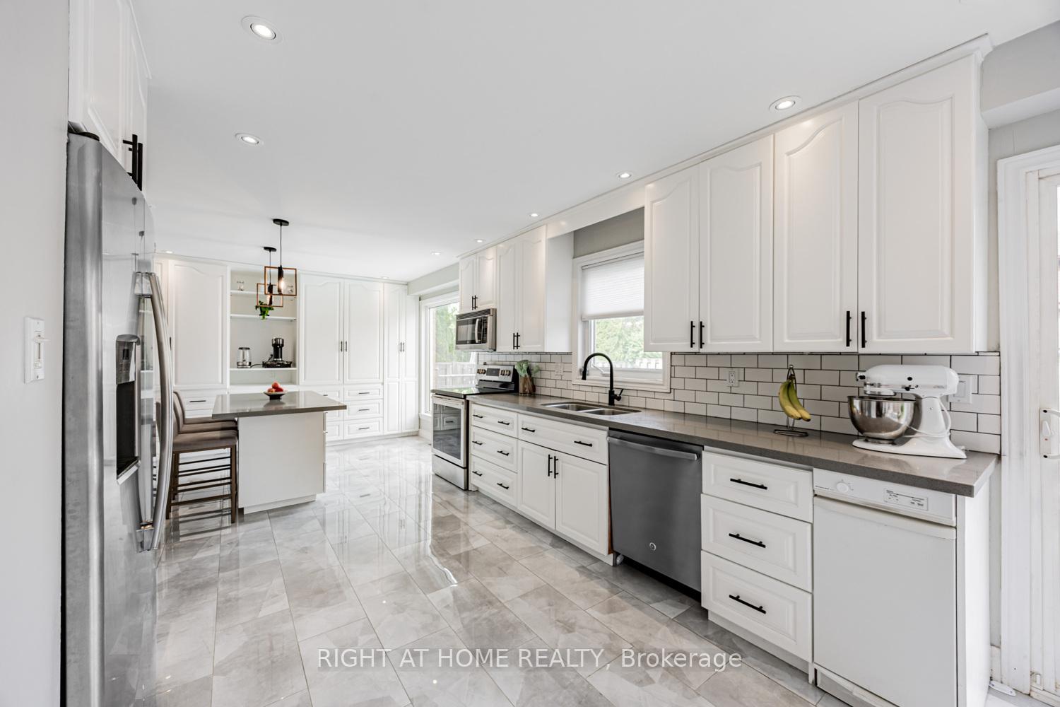 Photo 12 of 34 Beaumont Drive, Ajax, Central West — HOMEH