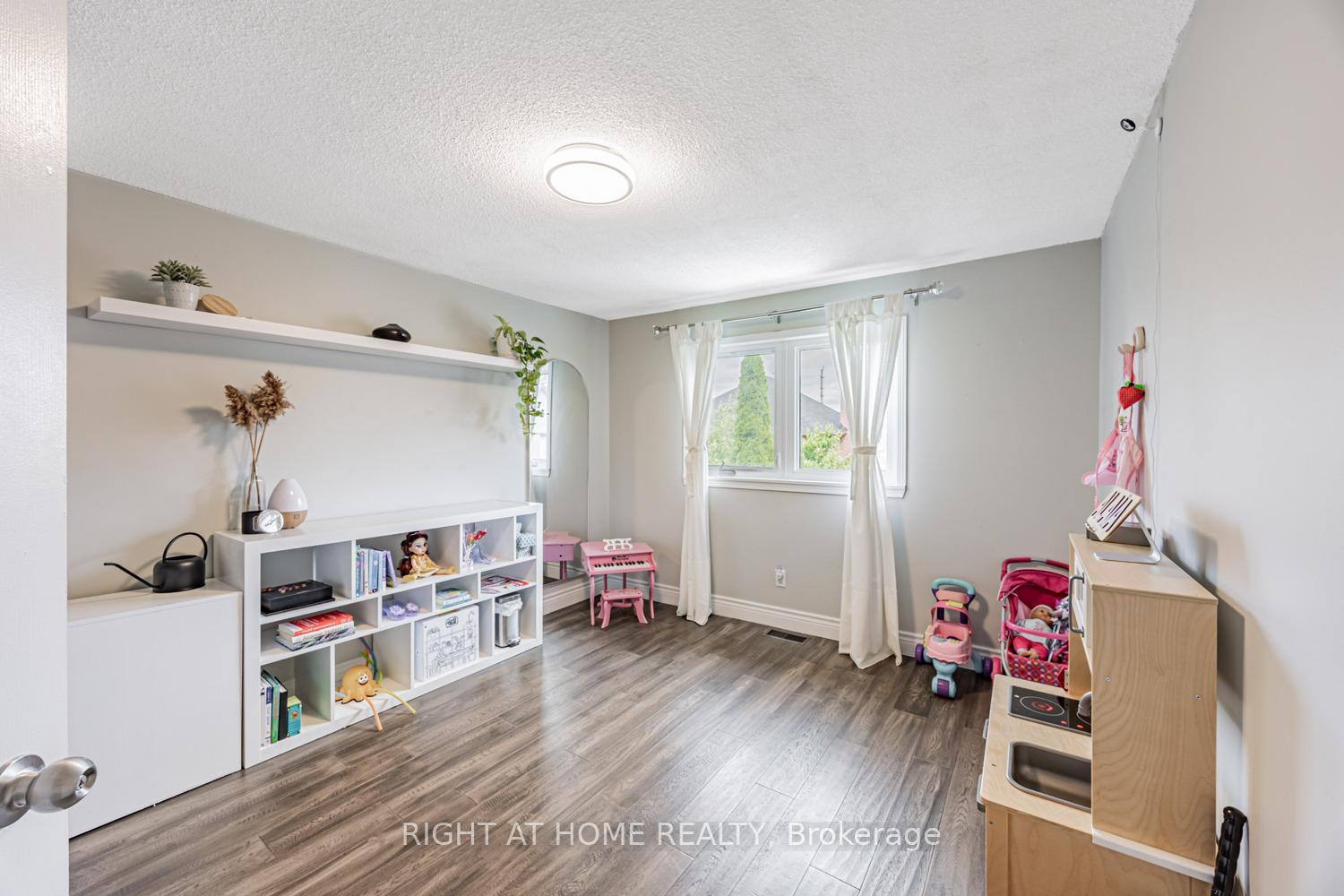 Photo 18 of 34 Beaumont Drive, Ajax, Central West — HOMEH