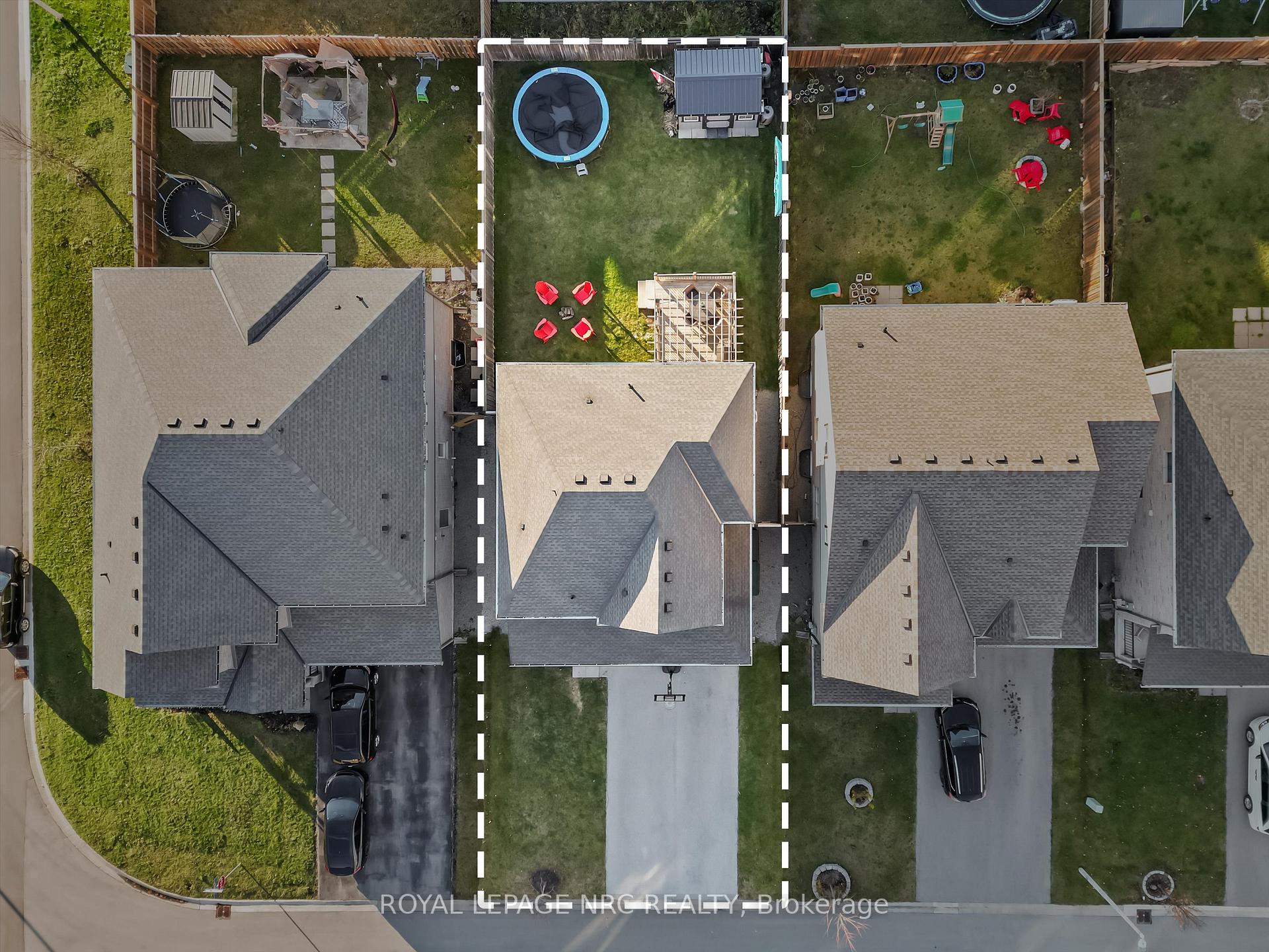 Photo 4 of 15 Crow Street, Welland, Coyle Creek — HOMEH