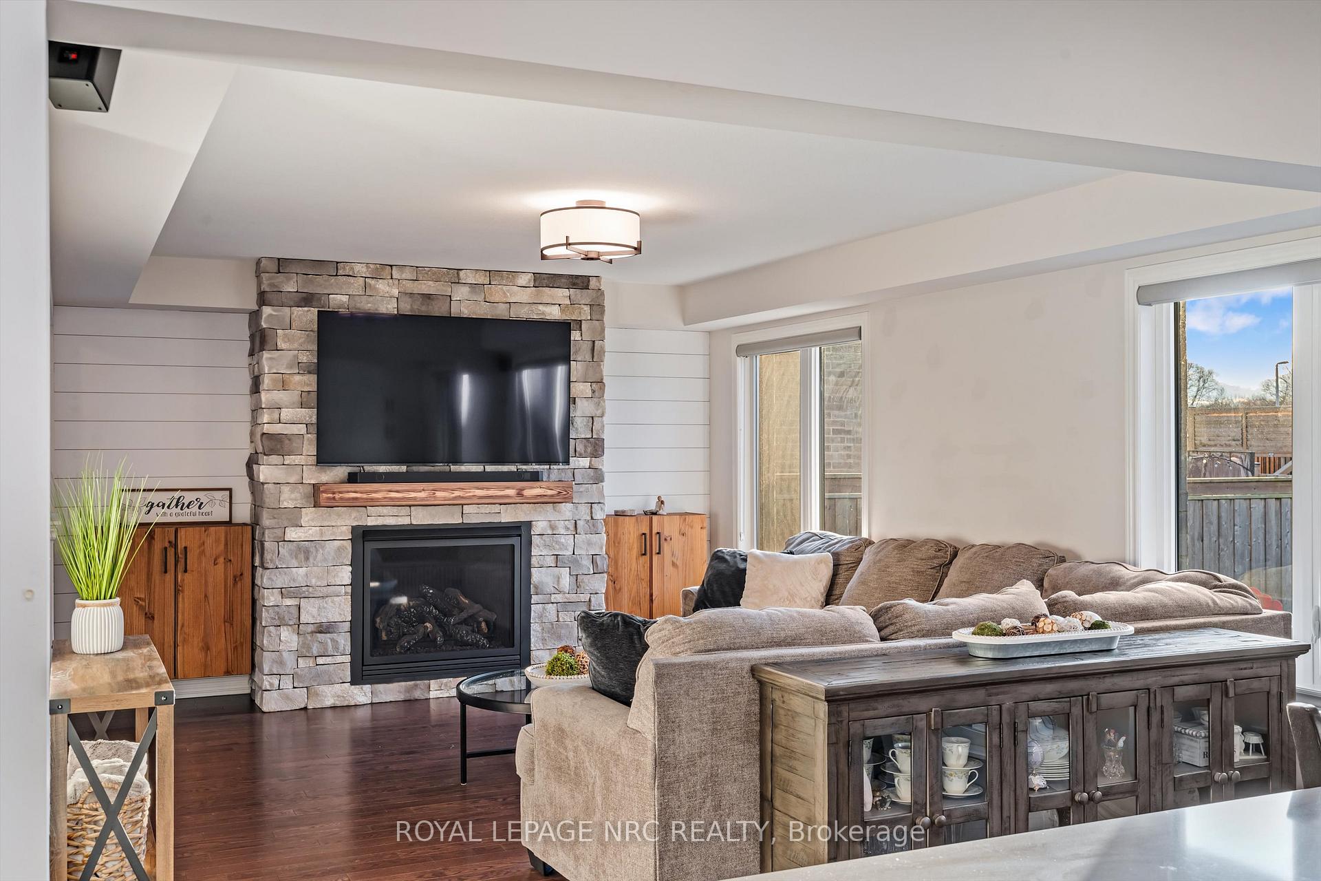 Photo 8 of 15 Crow Street, Welland, Coyle Creek — HOMEH