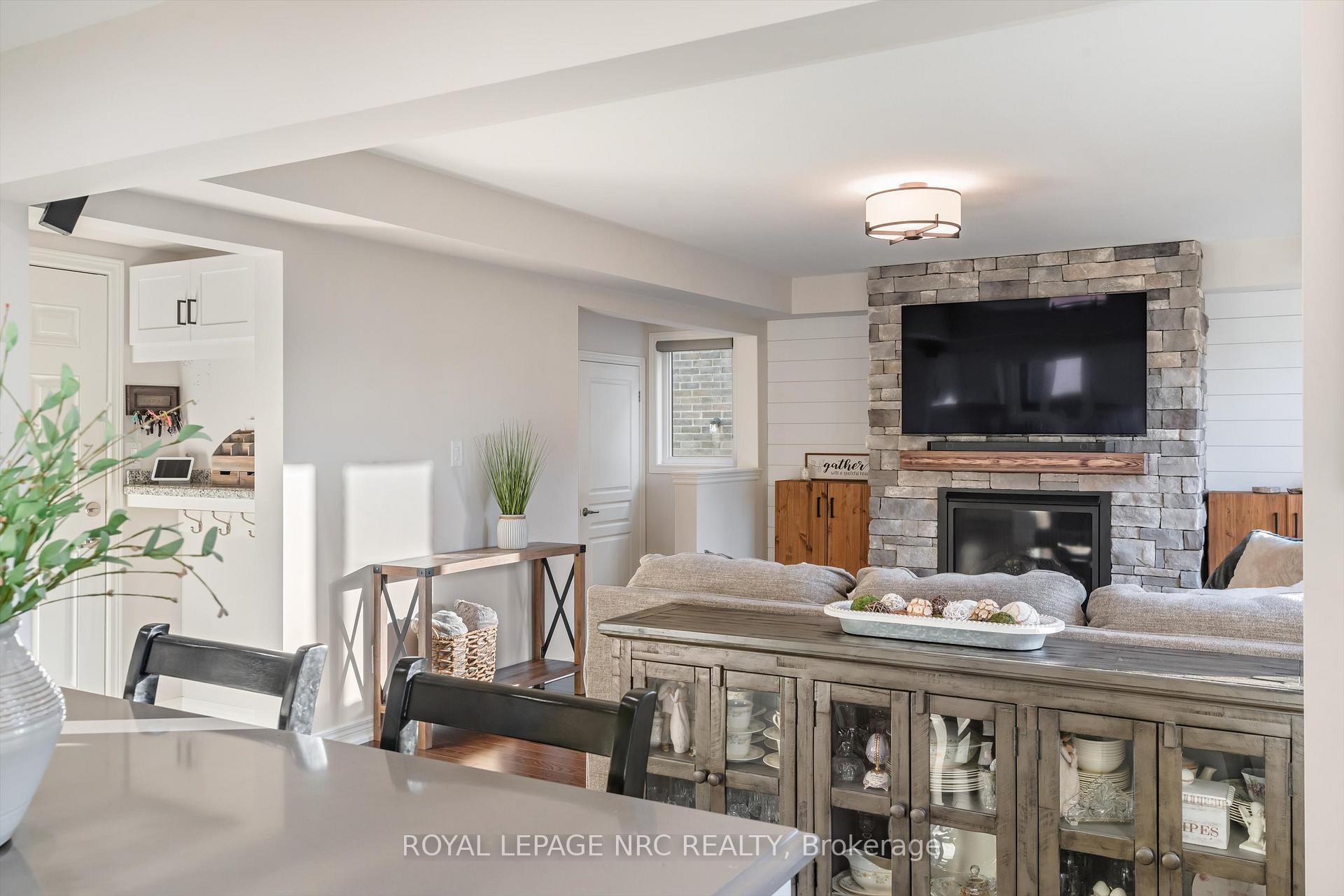 Photo 9 of 15 Crow Street, Welland, Coyle Creek — HOMEH