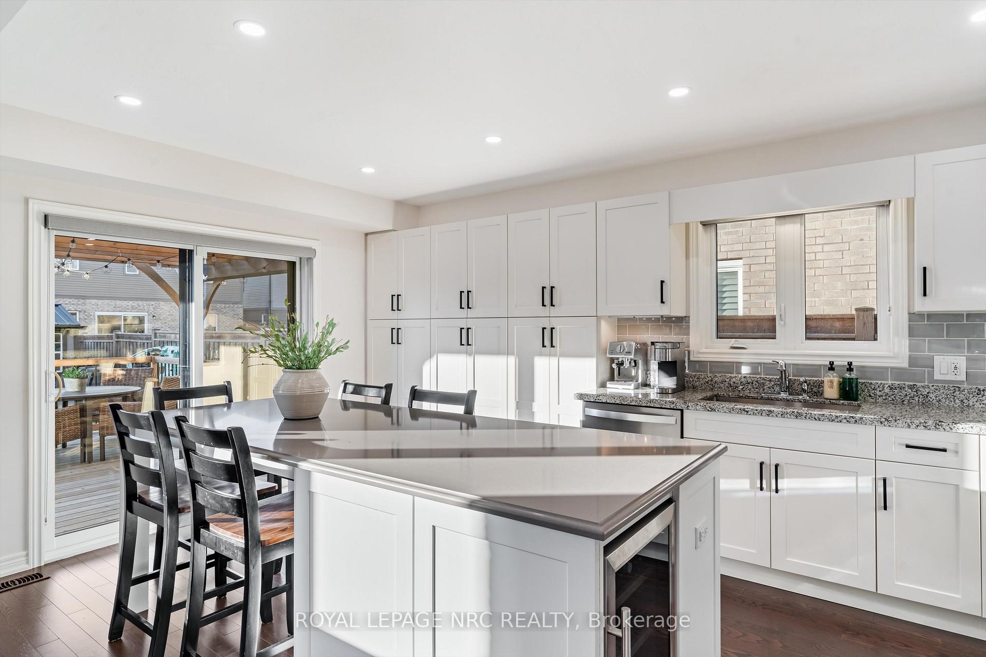 Photo 10 of 15 Crow Street, Welland, Coyle Creek — HOMEH