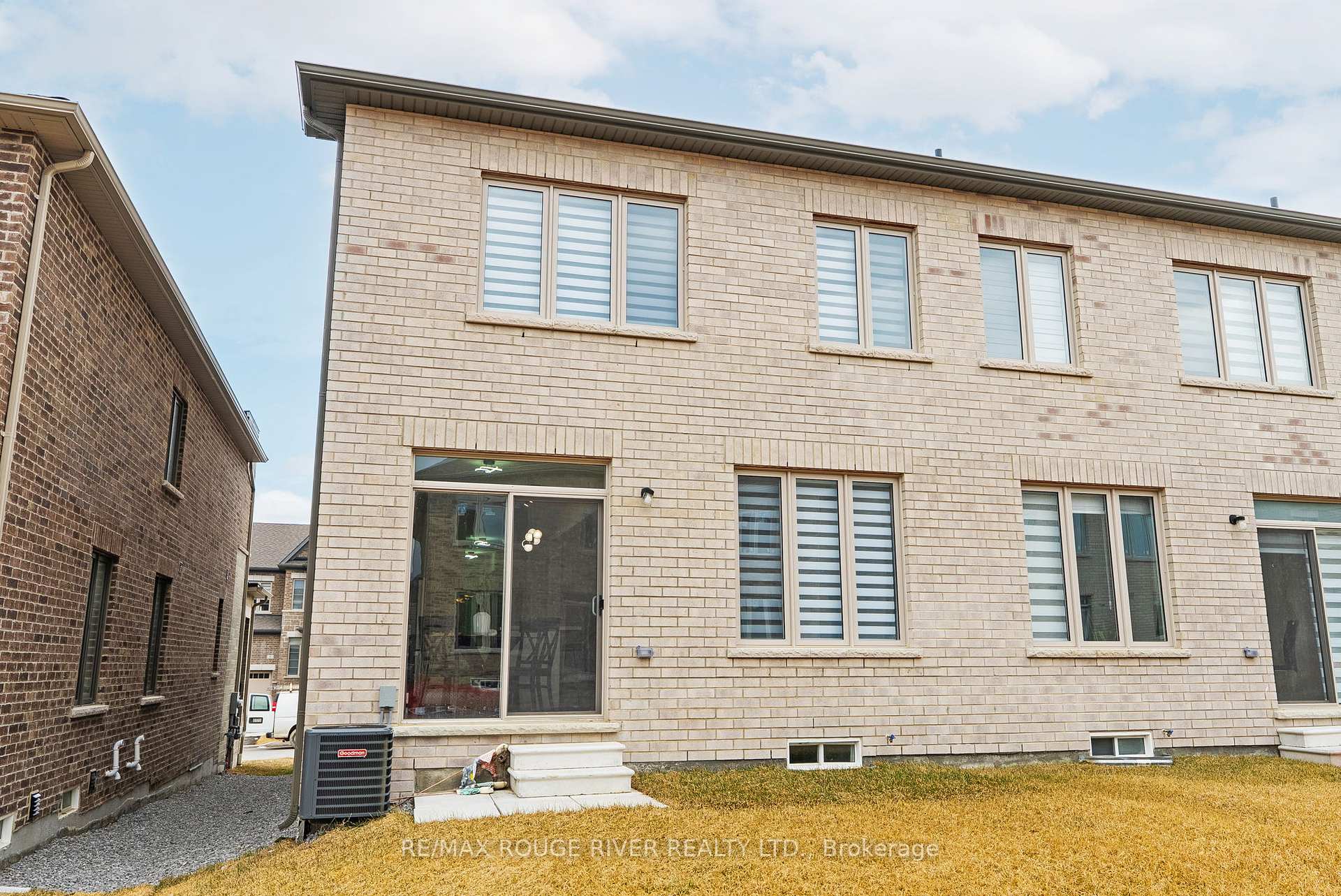 Photo 1 of 10 Armilia Place, Whitby, Rural Whitby — HOMEH