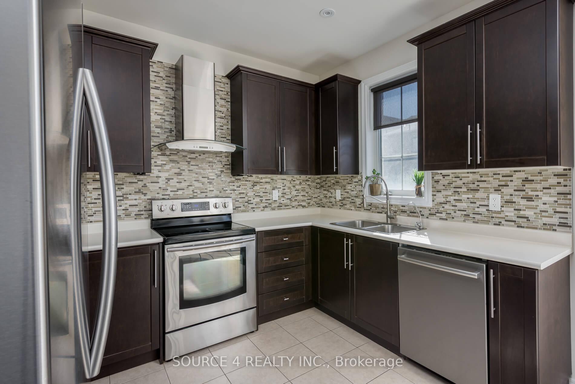 Photo 13 of 30 Alexie Way, Vaughan, Vellore Village — HOMEH