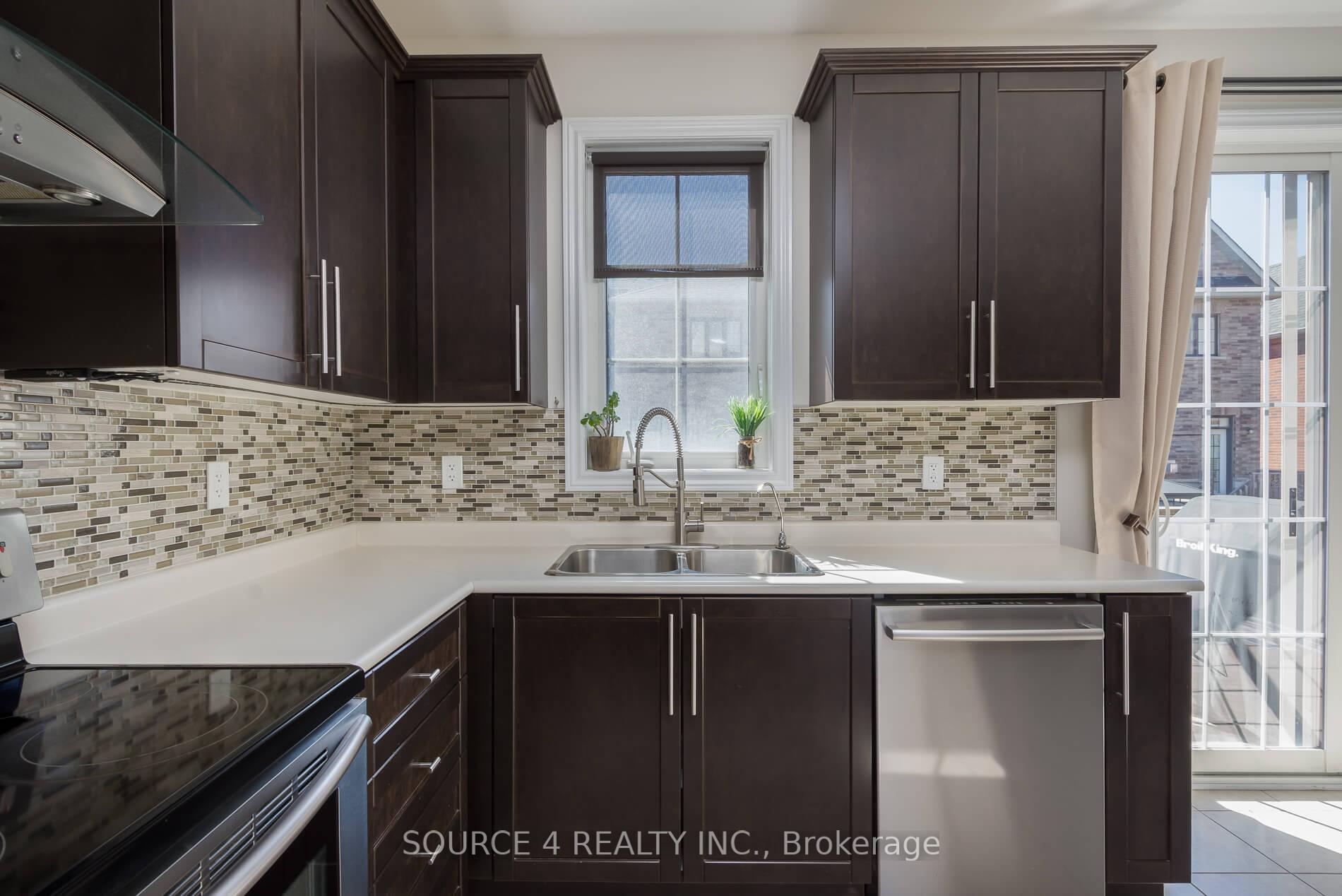 Photo 15 of 30 Alexie Way, Vaughan, Vellore Village — HOMEH