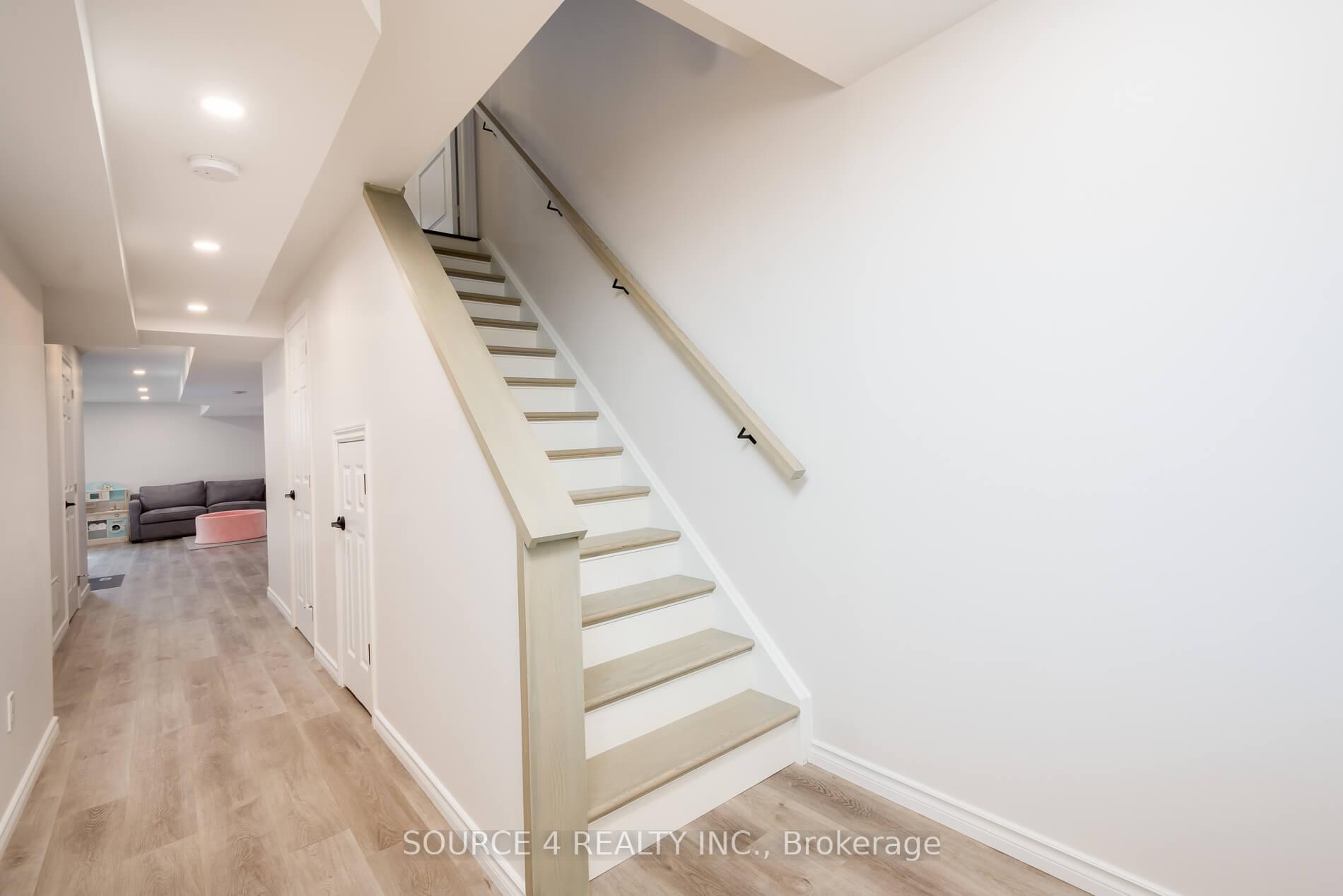 Photo 26 of 30 Alexie Way, Vaughan, Vellore Village — HOMEH