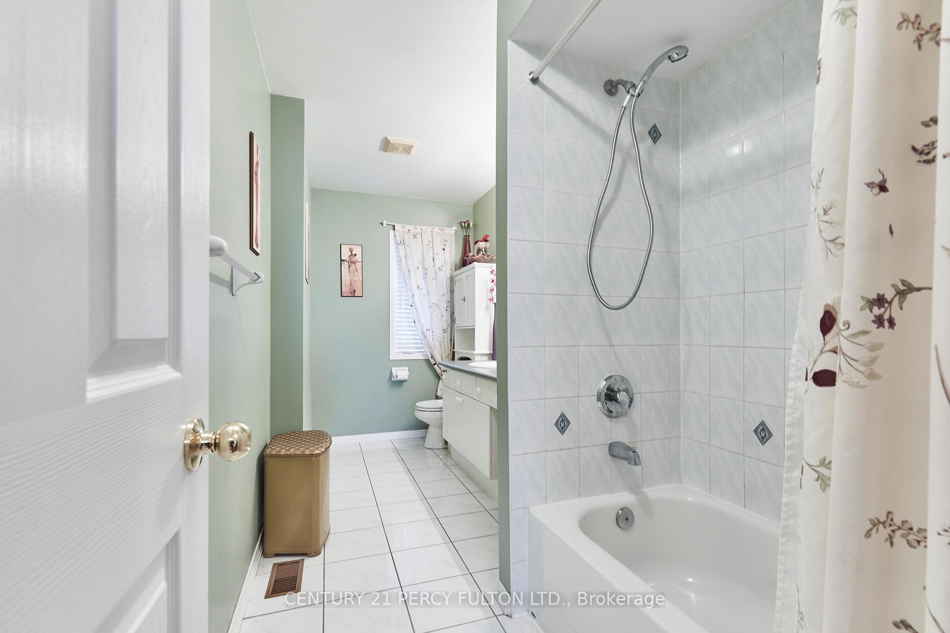 Photo 22 of 1463 Heartland Boulevard, Oshawa, Taunton — HOMEH