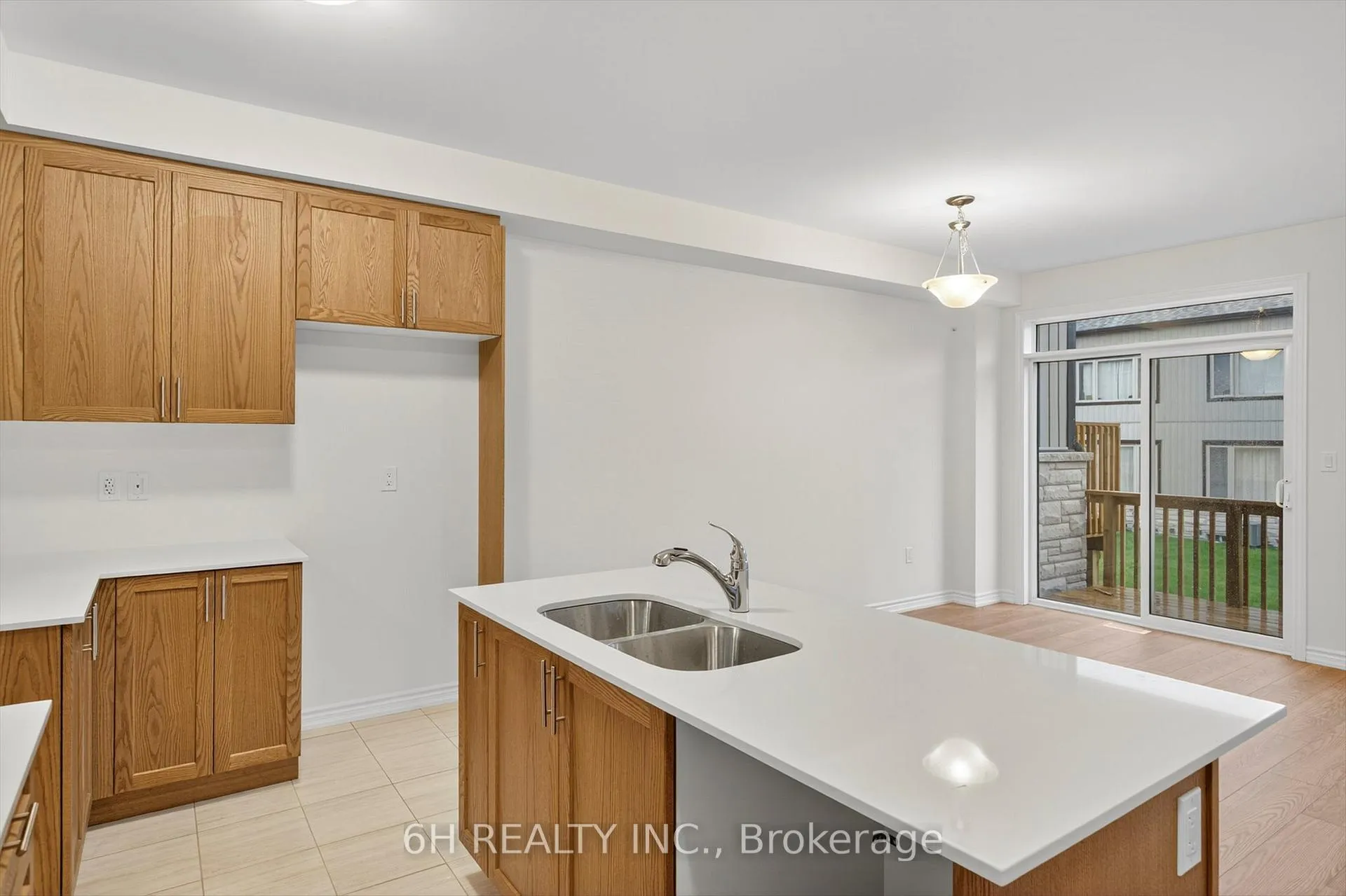 Photo 11 of 736 Carpenter Trail, Peterborough, Monaghan Ward 2 — HOMEH